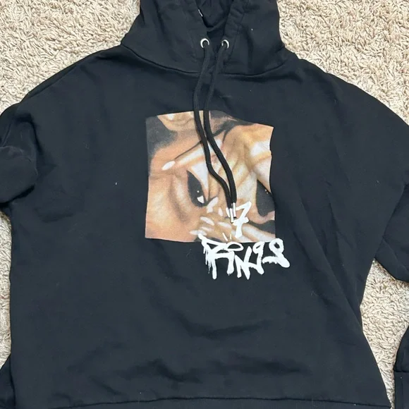 Ariana grande black hoodie deals